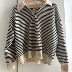 Artlove Collared V-Neck Striped Sweater in Cream and Black